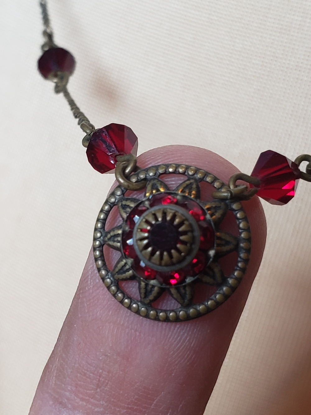 Delicate Red Swavorski Crystal Filigree Medallion Pendant Necklace - Picture 6 of 6
